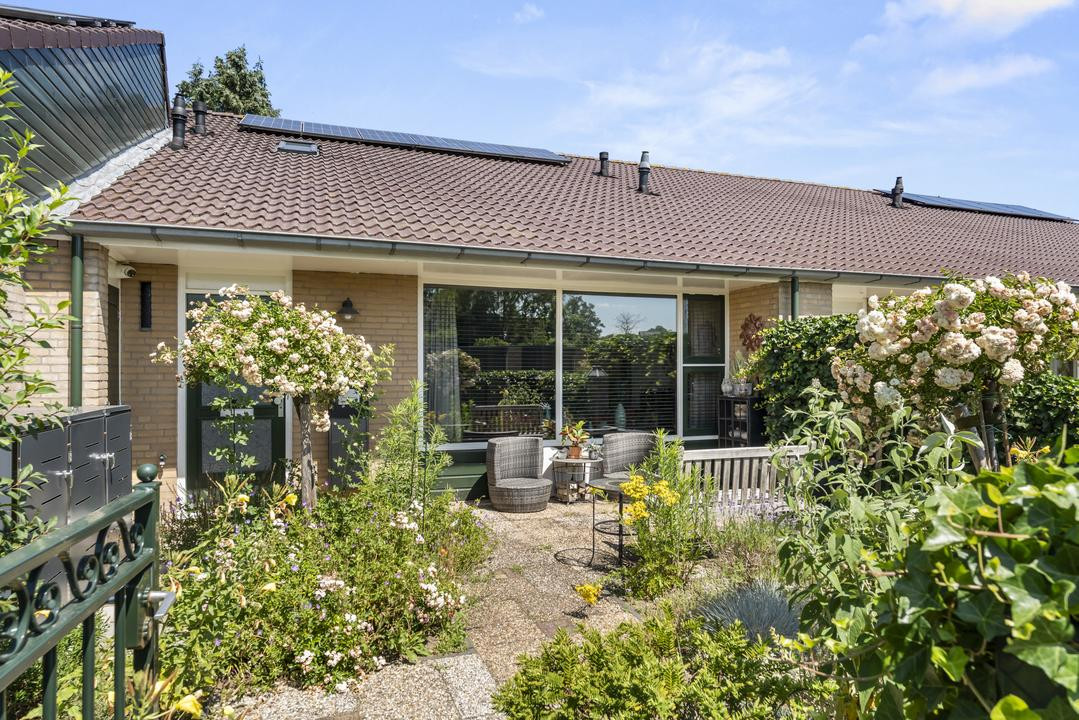 Tussenwoning te koop: Commandeursweg 126, Bennekom
