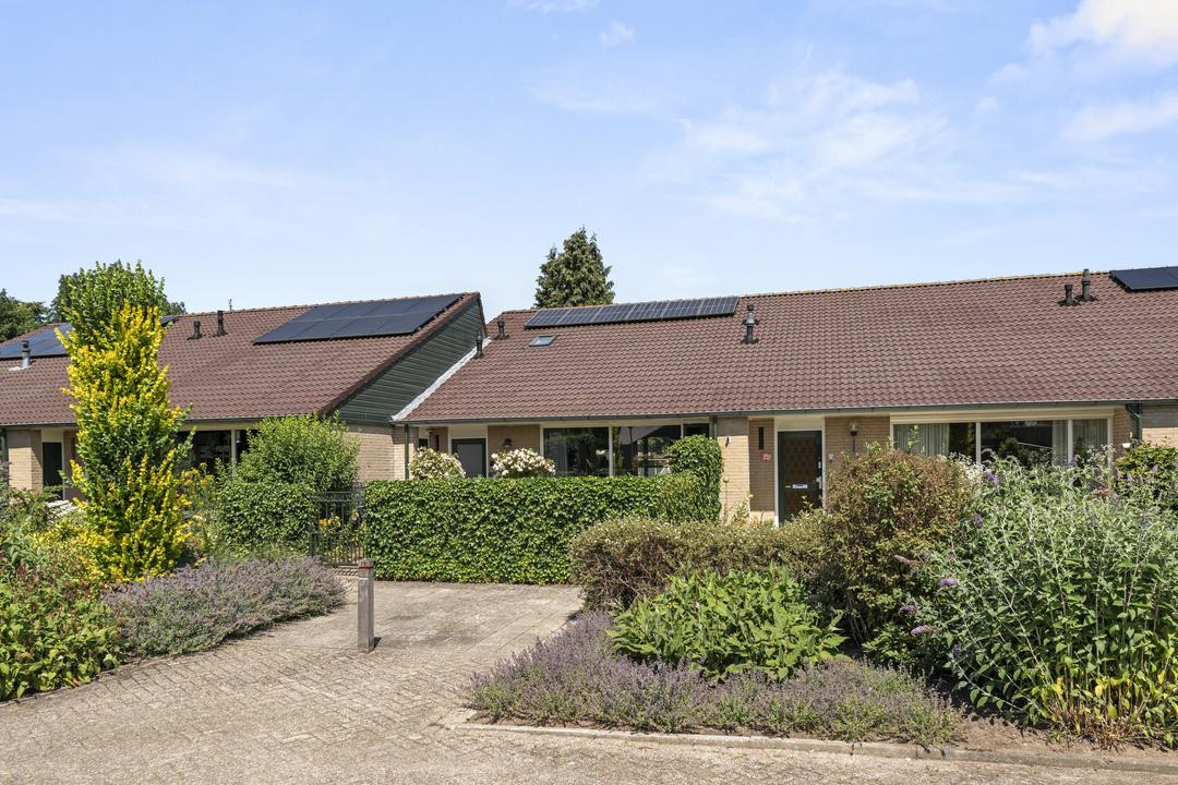 Tussenwoning te koop: Commandeursweg 126, Bennekom