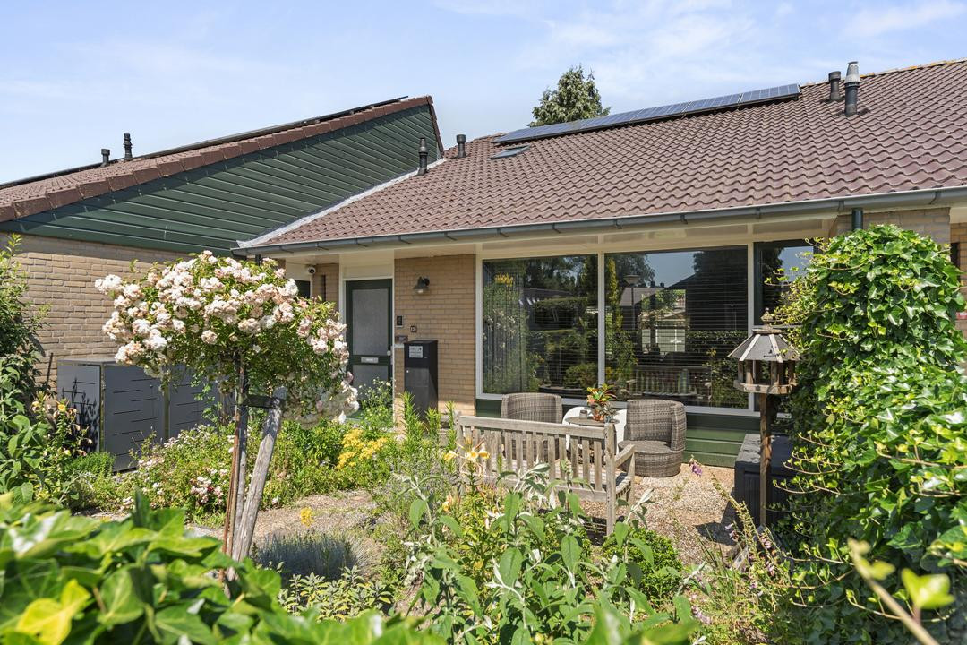 Tussenwoning te koop: Commandeursweg 126, Bennekom