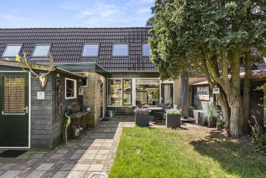 Tussenwoning te koop: Commandeursweg 126, Bennekom