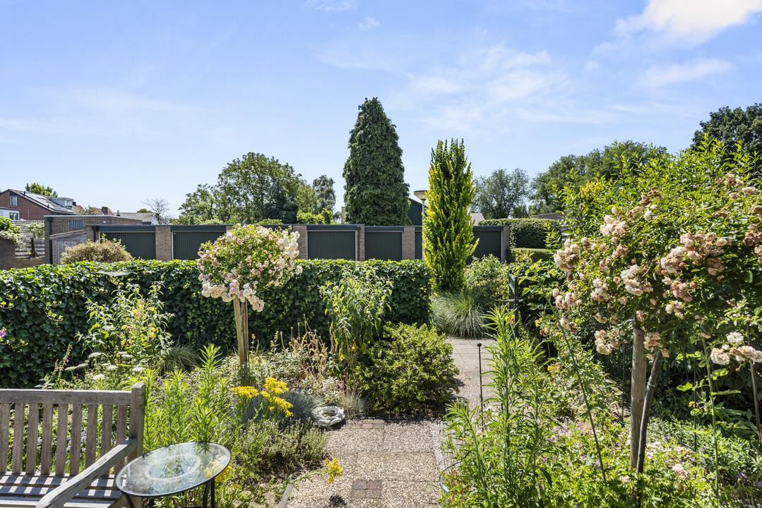 Tussenwoning te koop: Commandeursweg 126, Bennekom