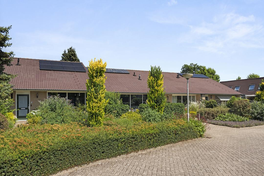 Tussenwoning te koop: Commandeursweg 126, Bennekom
