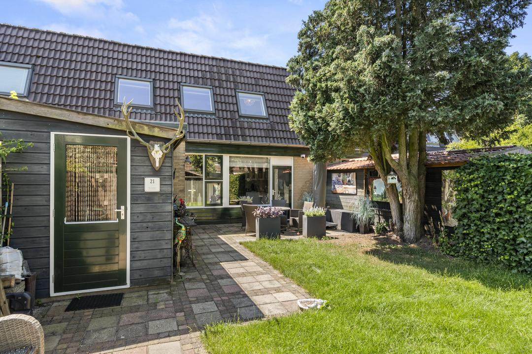 Tussenwoning te koop: Commandeursweg 126, Bennekom