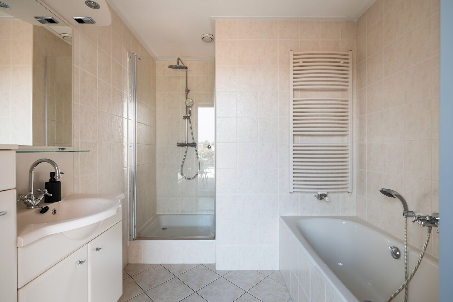 Appartement te koop: Edeseweg 73-3, Wekerom