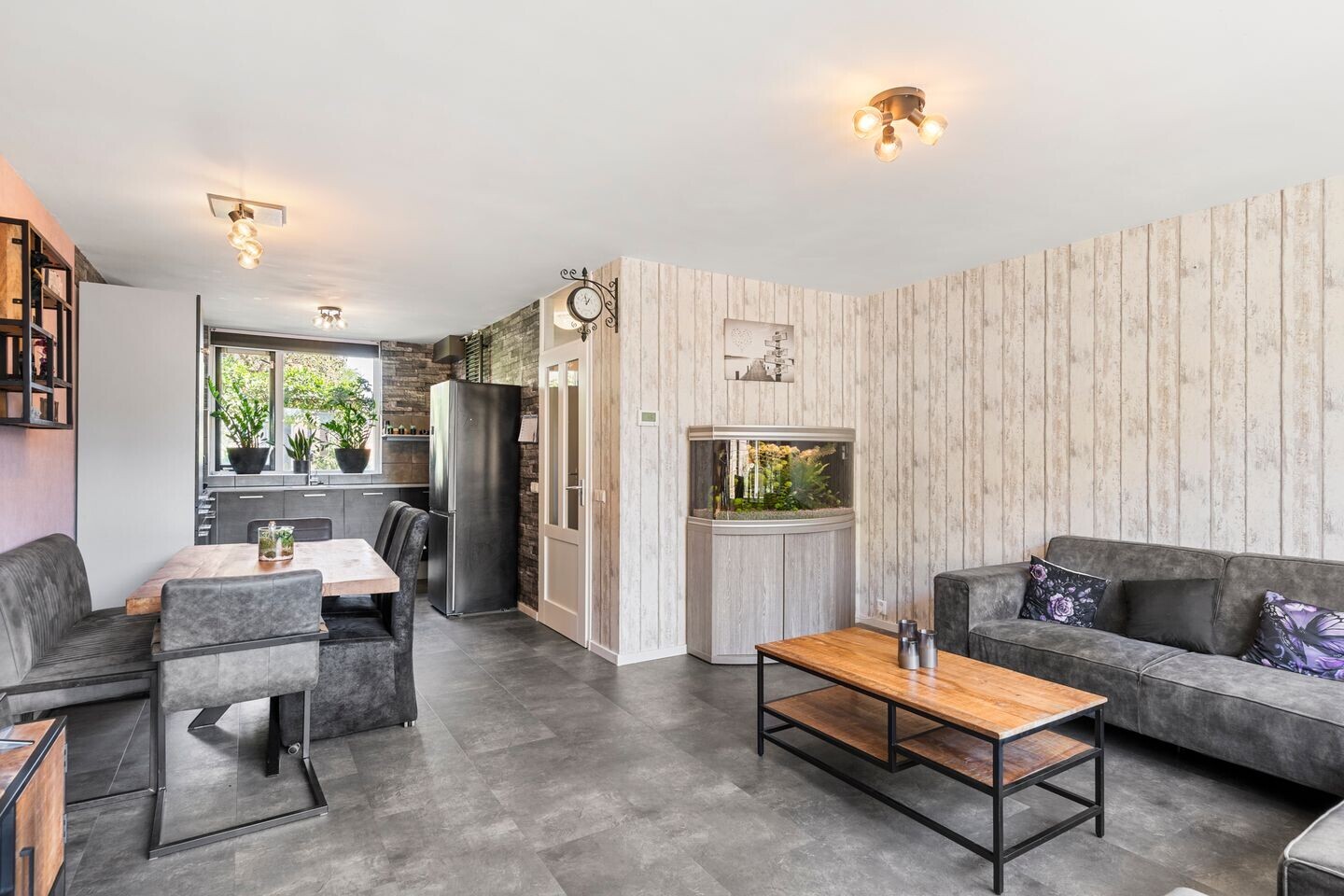 Tussenwoning te koop: Hindelaan 76, Lunteren