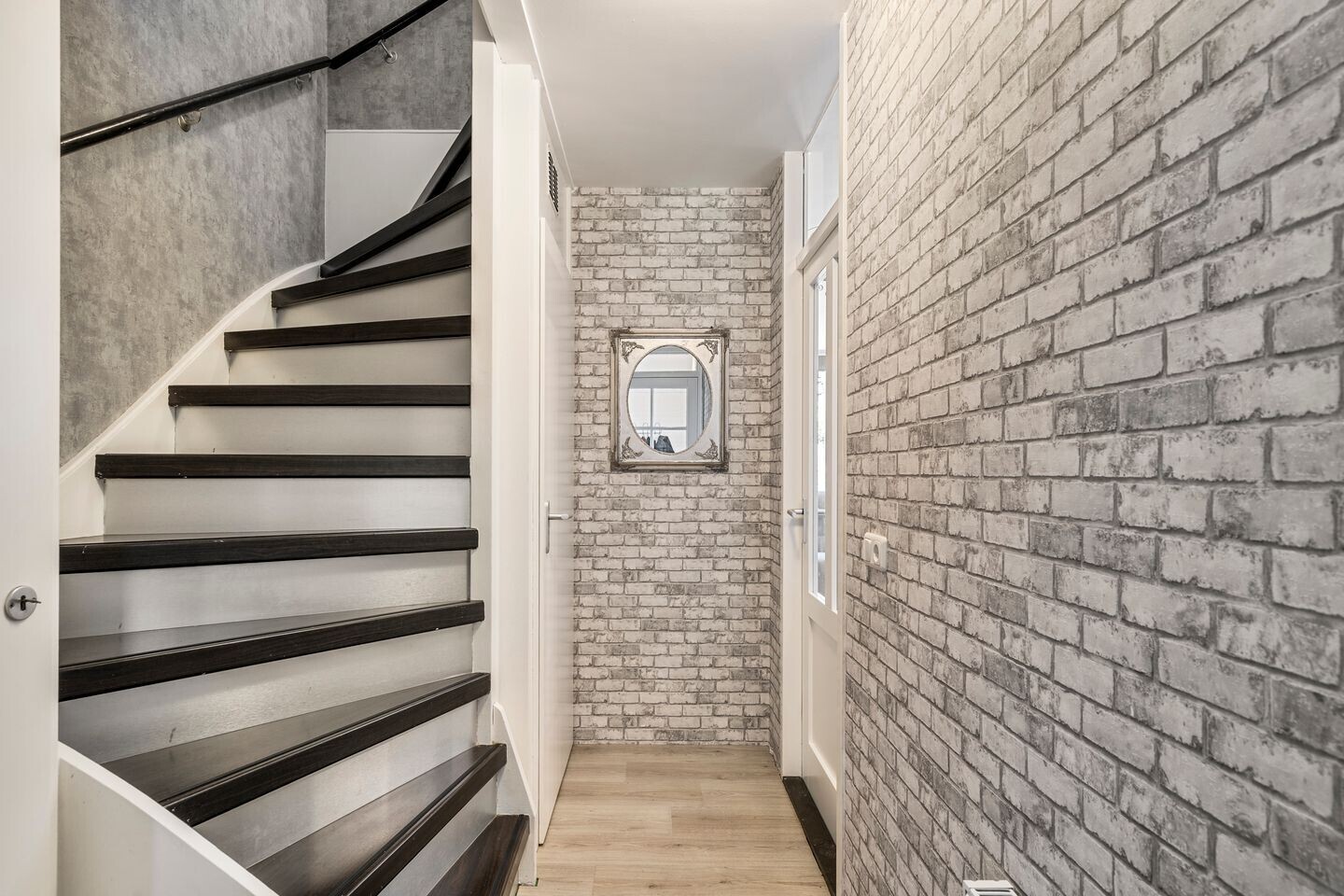 Tussenwoning te koop: Hindelaan 76, Lunteren