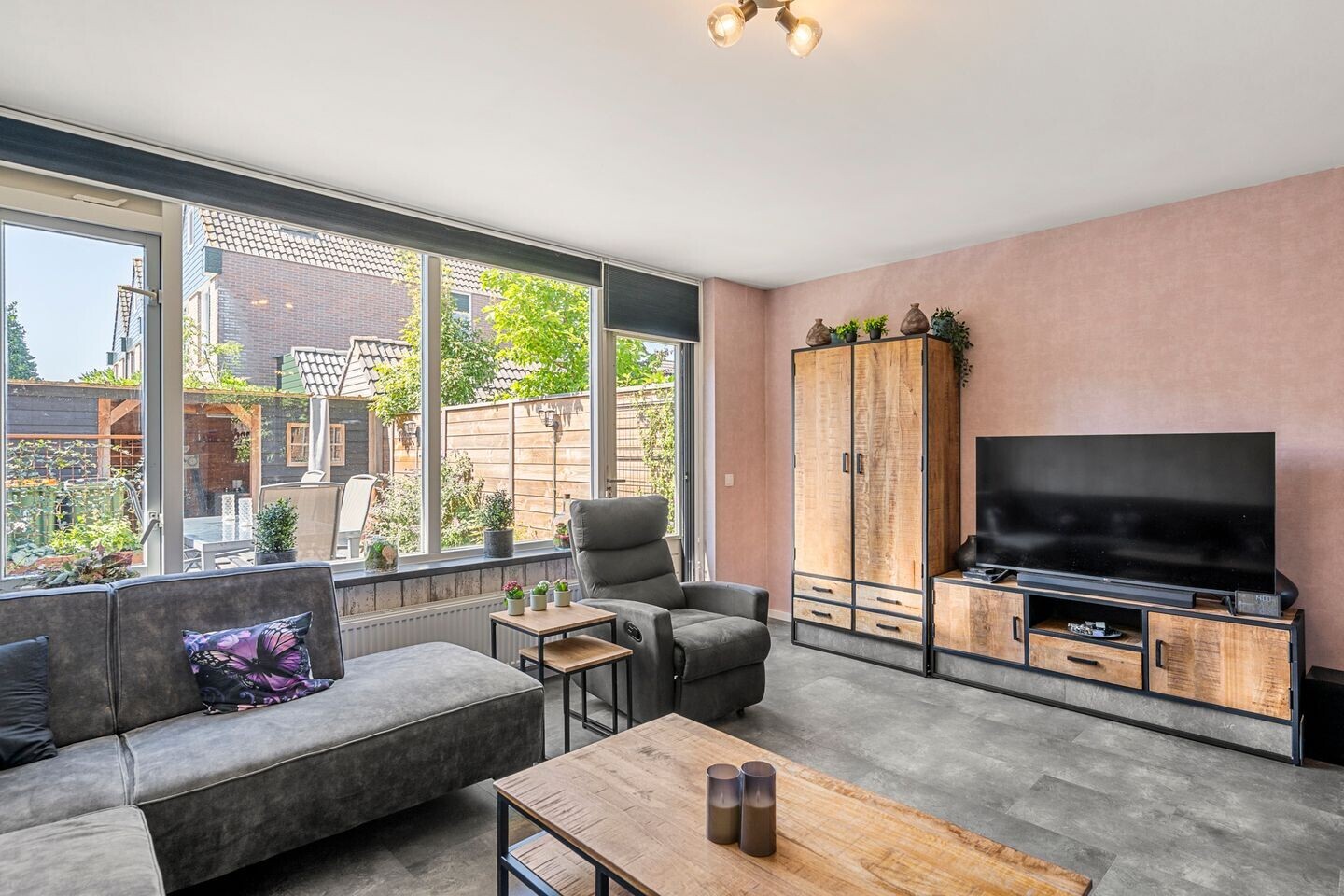 Tussenwoning te koop: Hindelaan 76, Lunteren