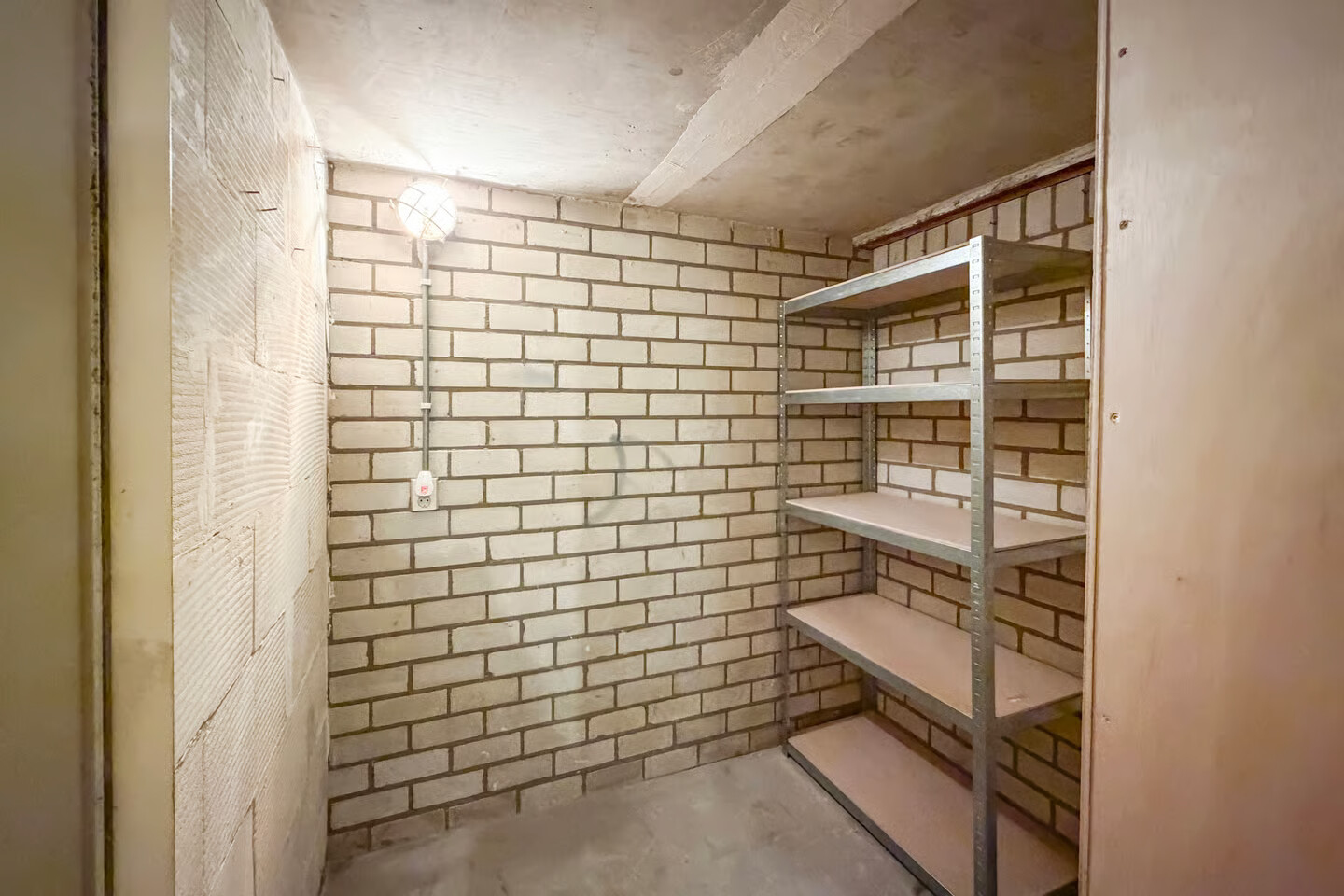 Studio te koop: Oude Oeverstraat 8-4, Arnhem