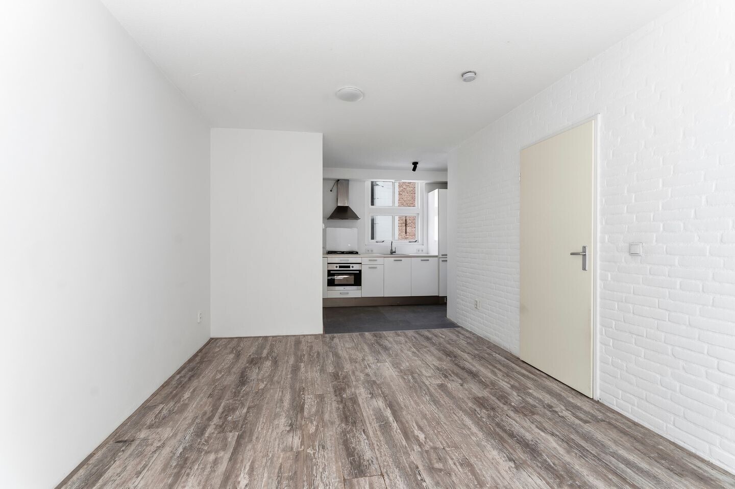 Studio te koop: Oude Oeverstraat 8-4, Arnhem