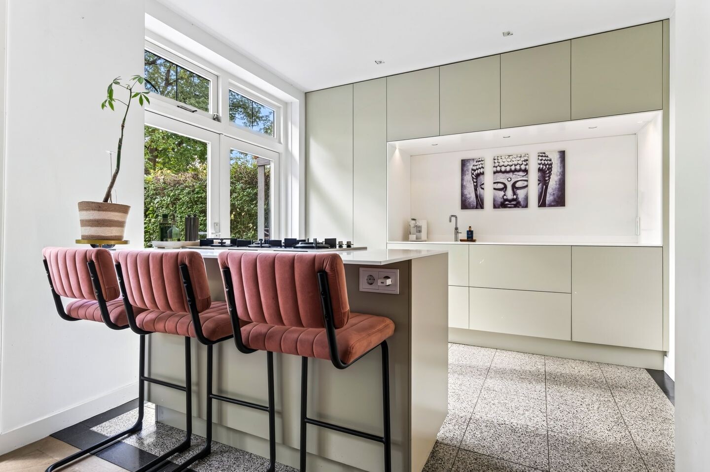 Tussenwoning te koop: Gabriëlstraat 23, Arnhem