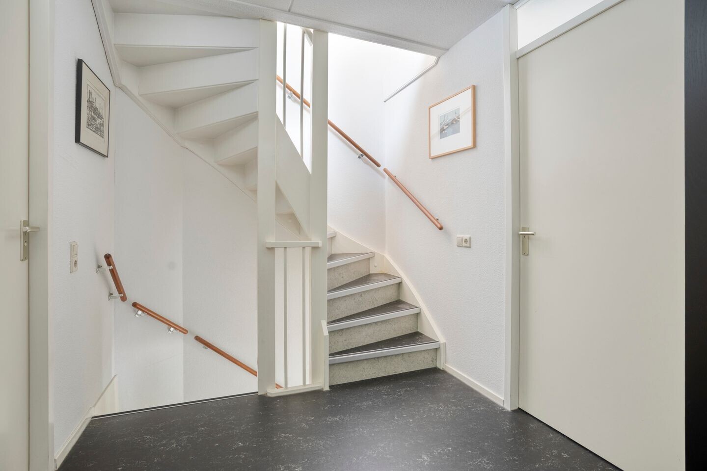 Tussenwoning te koop: Cornelis Outshoornplaats 12, Arnhem