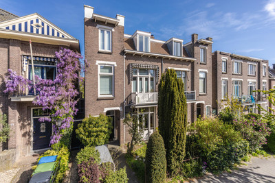 Burgemeester Weertsstraat 64