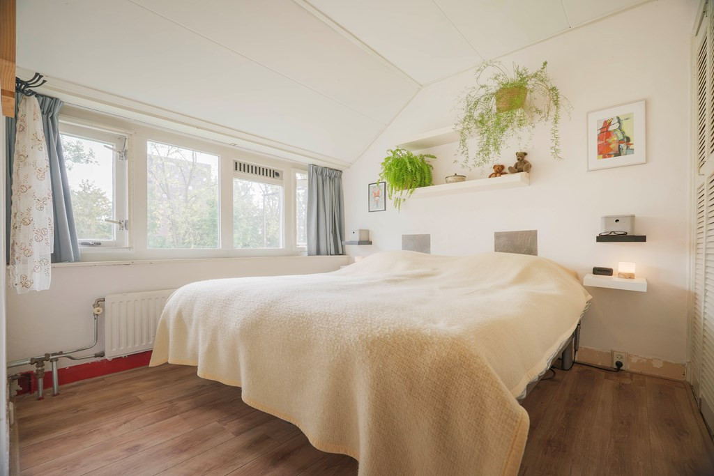 Tussenwoning te koop: Maria van Gelrestraat 19, Arnhem