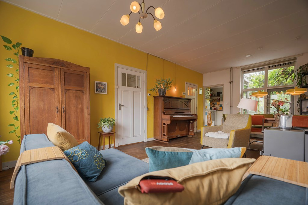 Tussenwoning te koop: Maria van Gelrestraat 19, Arnhem