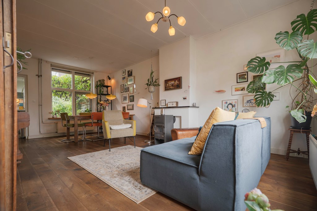 Tussenwoning te koop: Maria van Gelrestraat 19, Arnhem