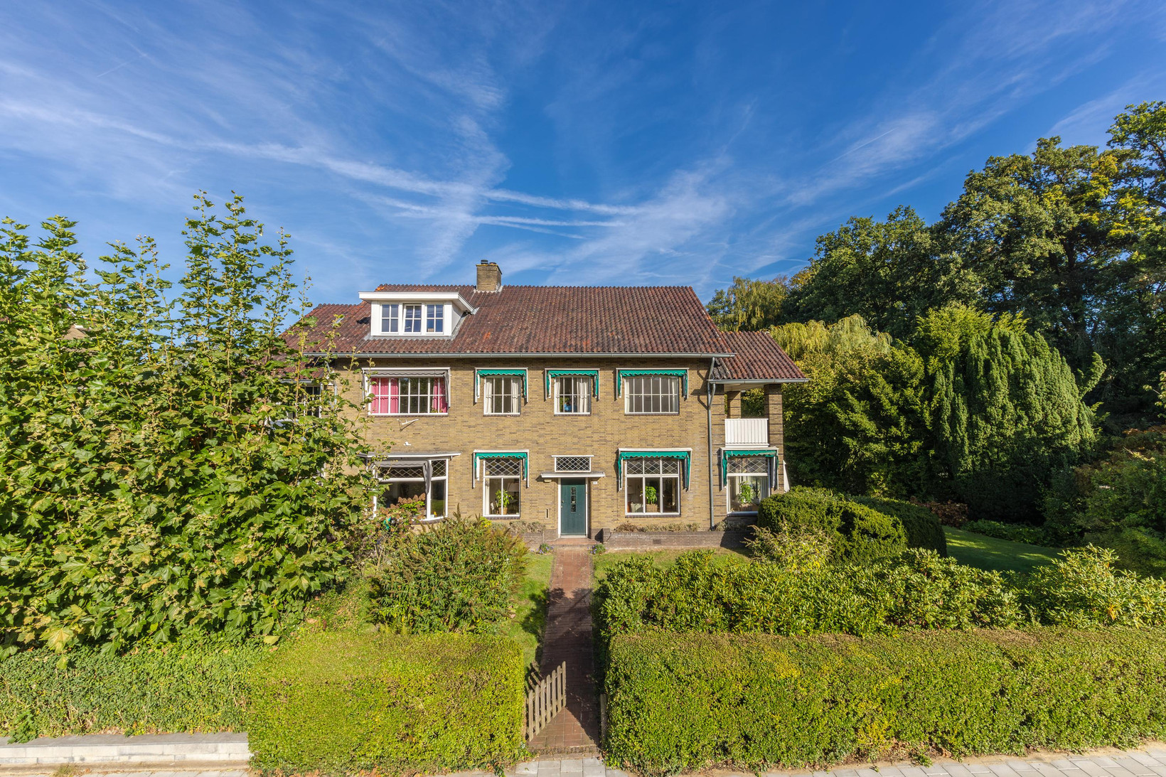 Twee-onder-één-kap te koop: Velperweg 135A, Arnhem