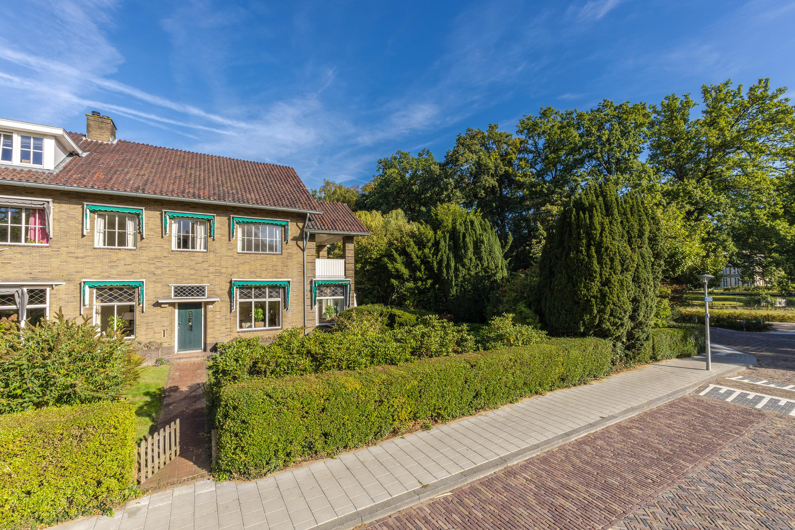 Twee-onder-één-kap te koop: Velperweg 135A, Arnhem