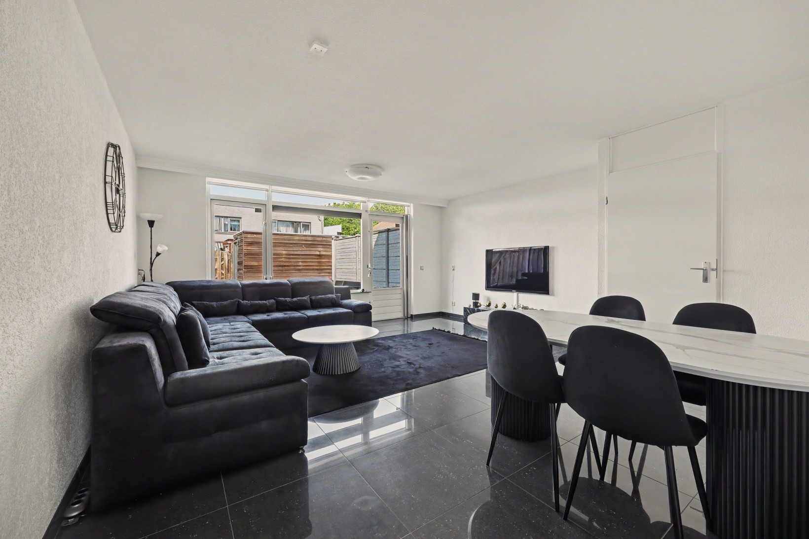Tussenwoning te koop: Zaanstraat 10, Arnhem