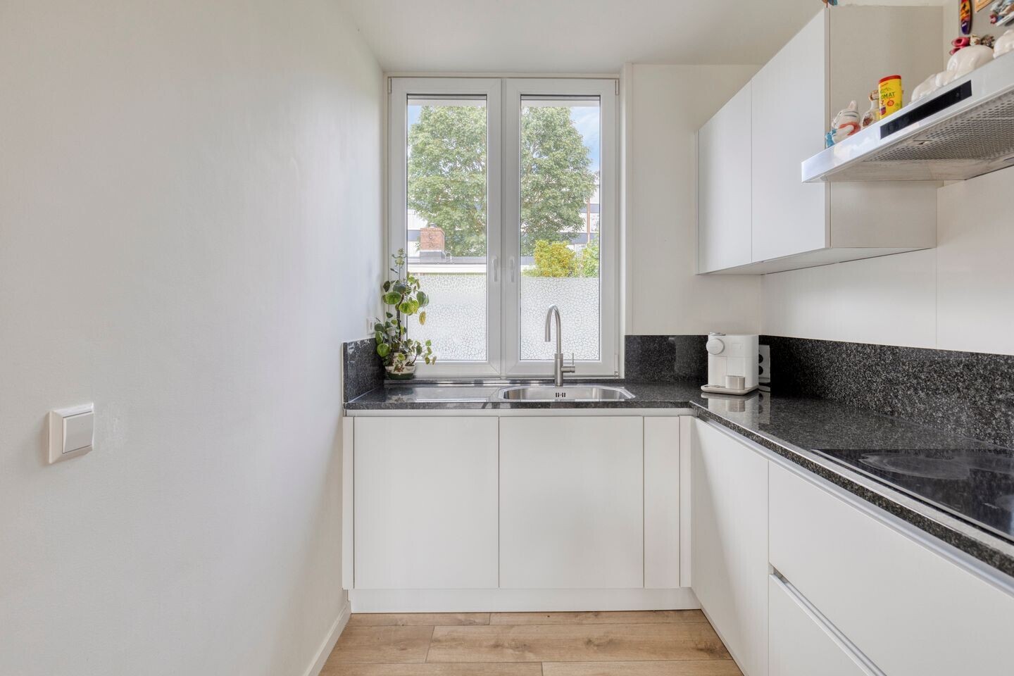 Tussenwoning te koop: De Houtmanstraat 9, Arnhem