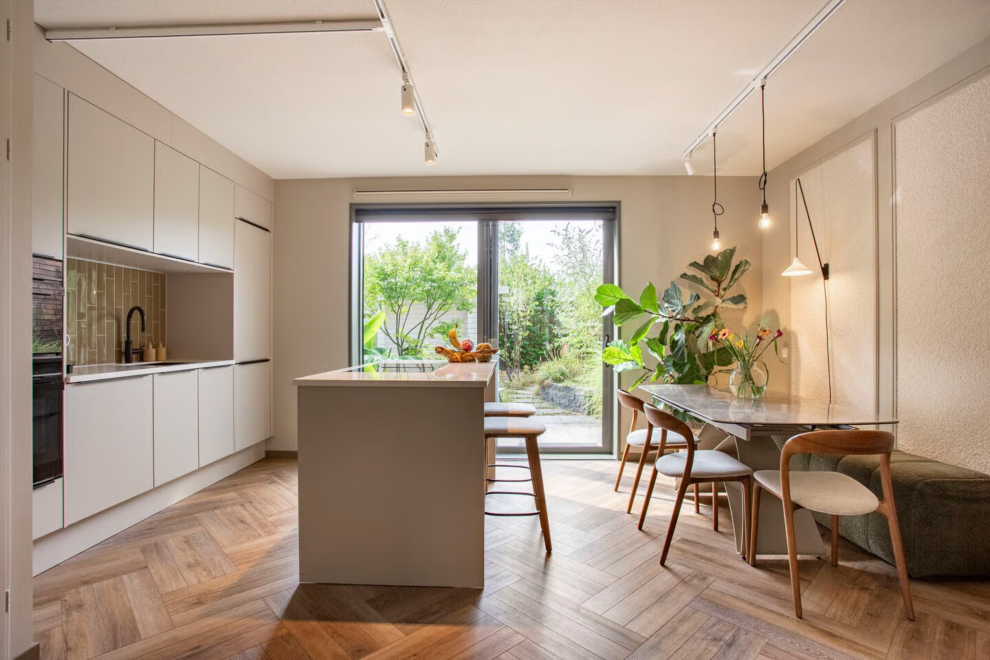 Tussenwoning te koop: Thomas J. Witteroosstraat 9, Arnhem