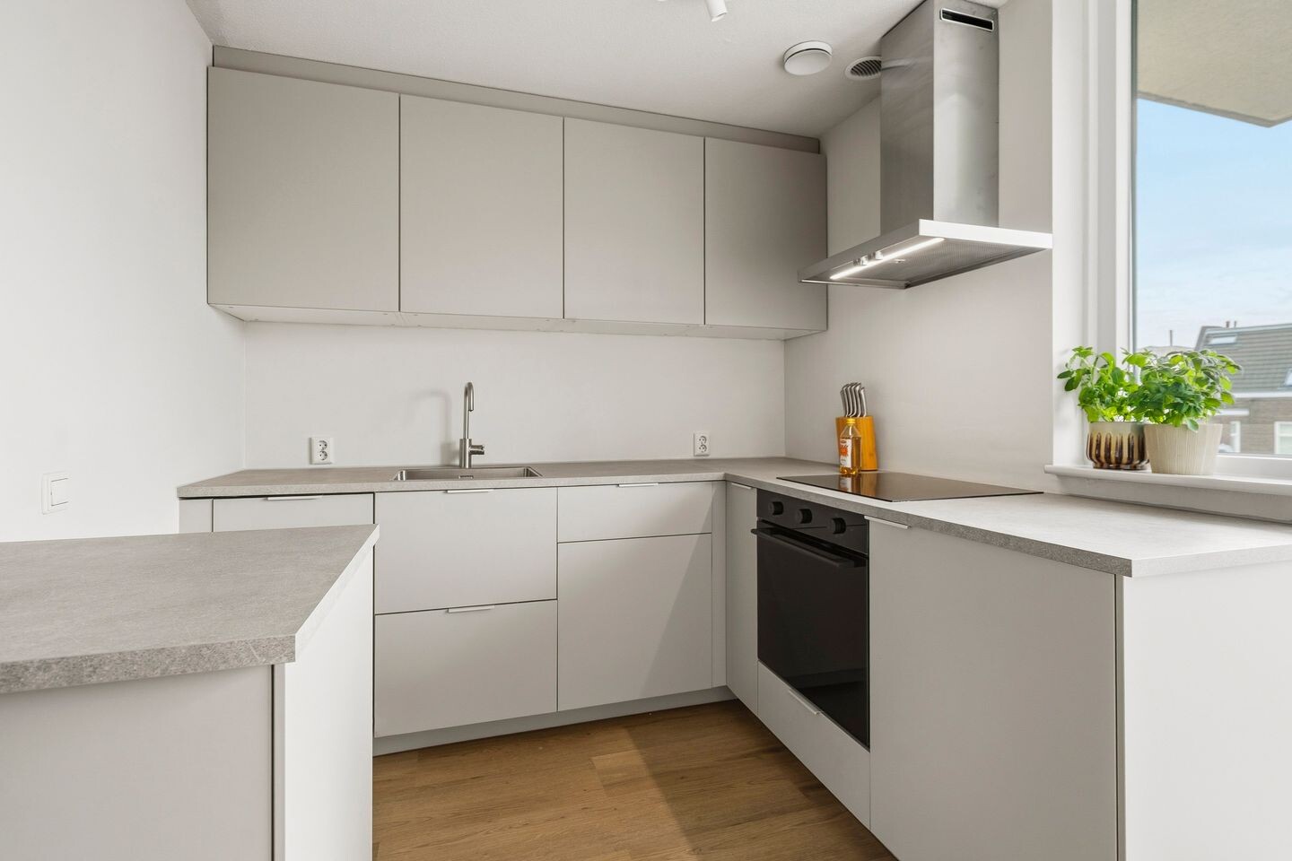 Appartement te koop: Ir J.P. van Muijlwijkstraat 270, Arnhem