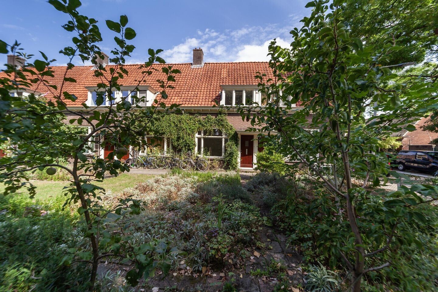 Tussenwoning te koop: Broekstraat 155, Arnhem