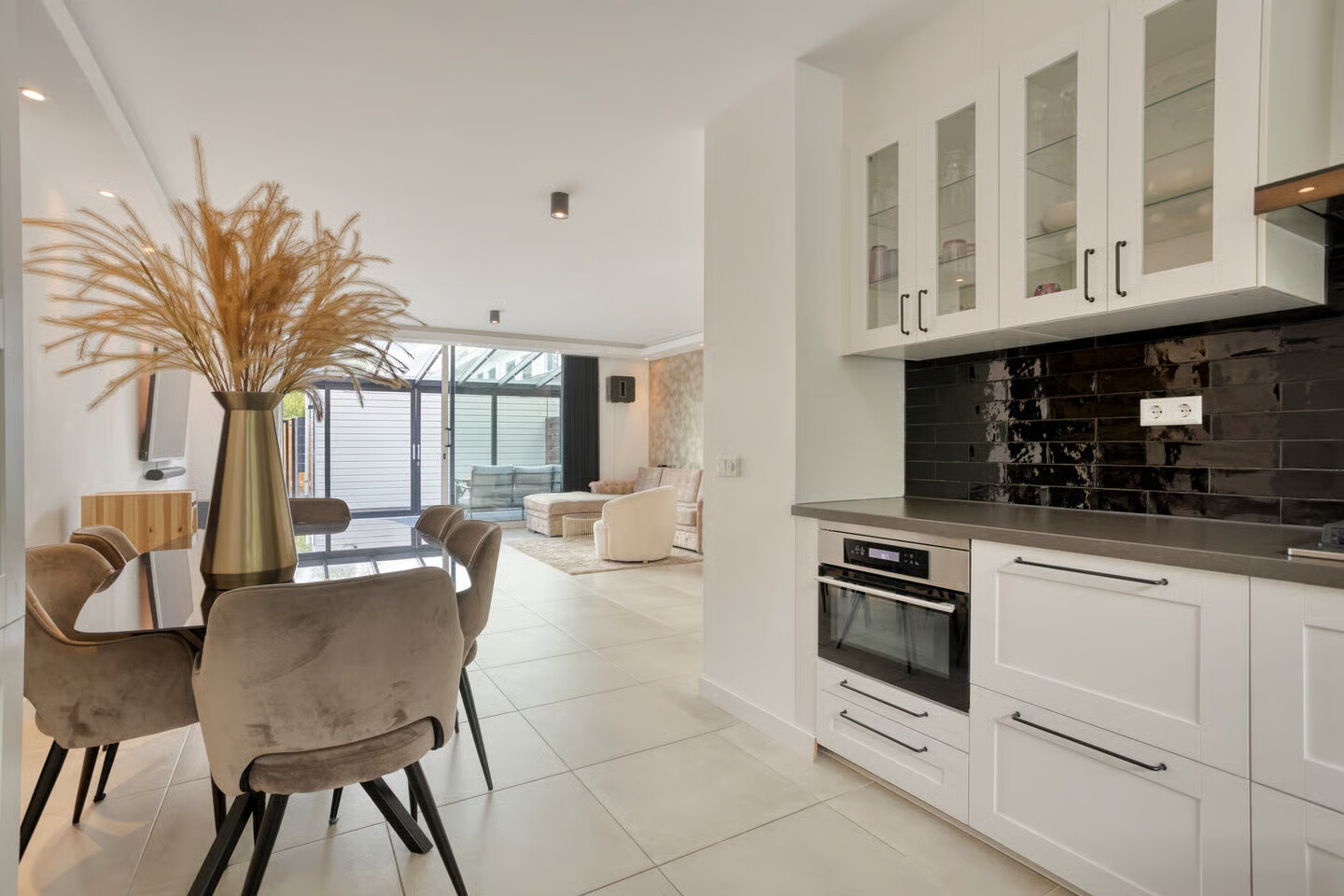 Tussenwoning te koop: Broekstraat 219, Arnhem