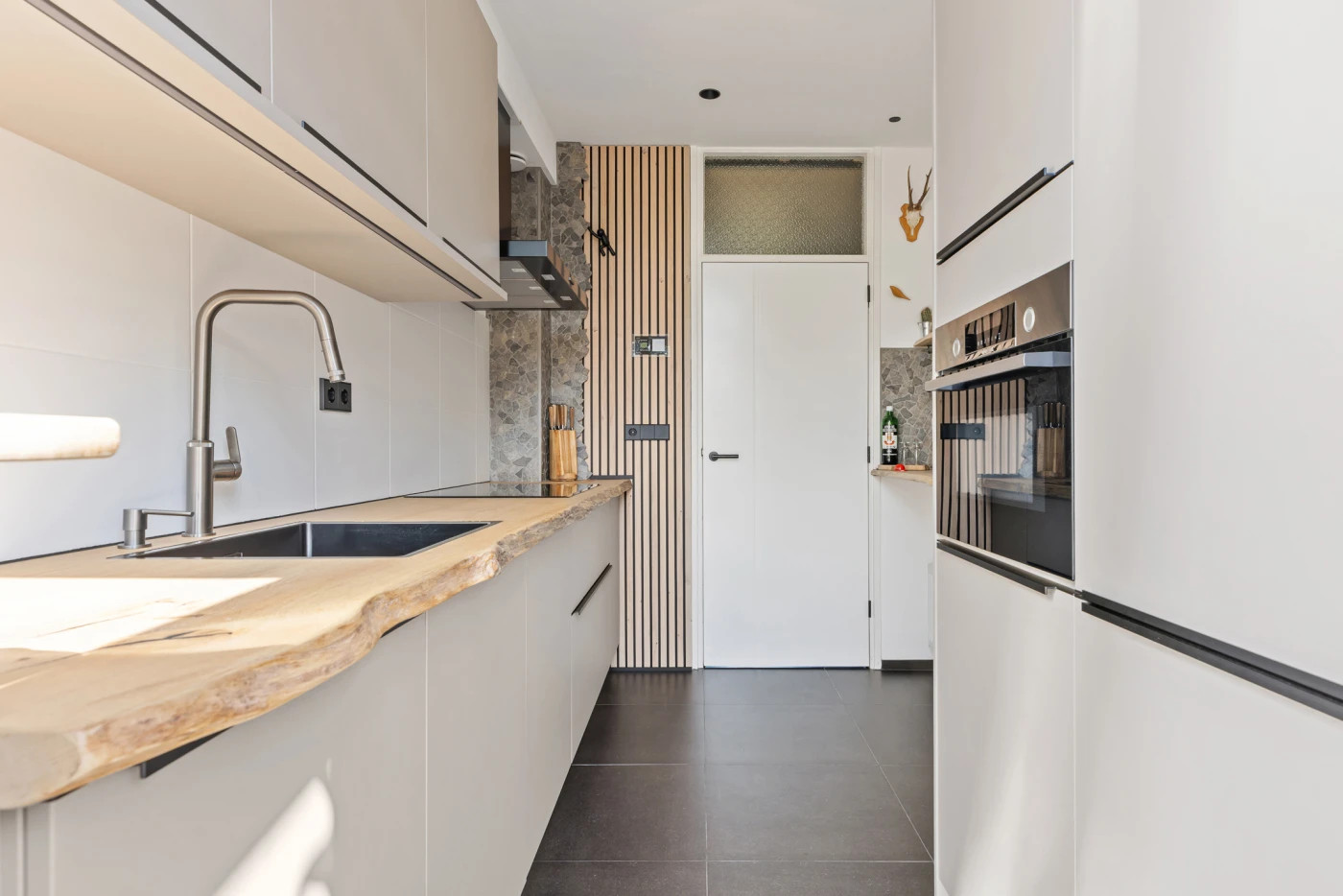 Tussenwoning te koop: Raaihof 38, Arnhem