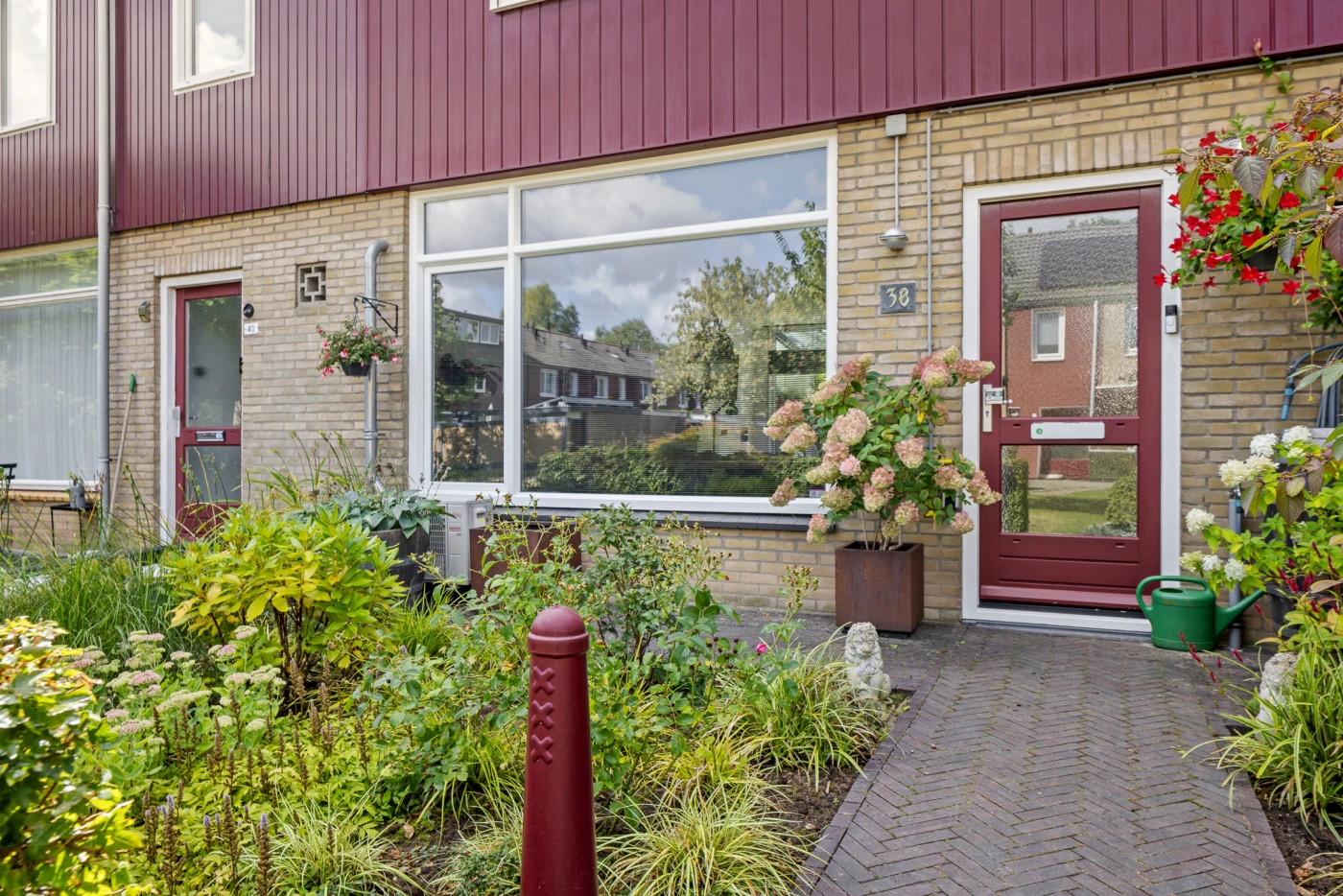 Tussenwoning te koop: Raaihof 38, Arnhem