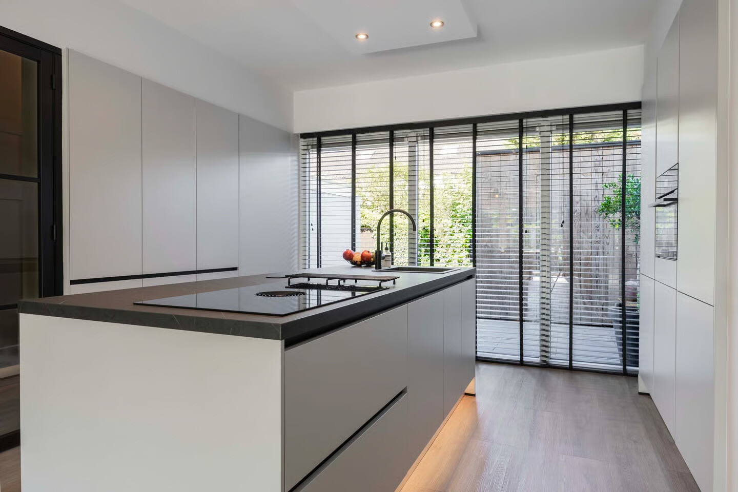 Tussenwoning te koop: Lesterhuispad 9, Arnhem