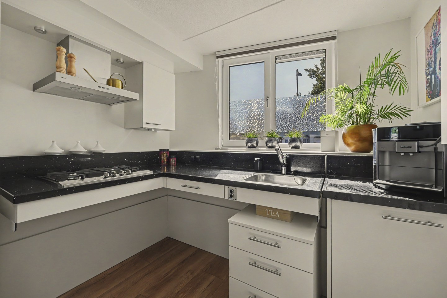 Tussenwoning te koop: Mr J.M. de Kempenaersingel 25, Arnhem