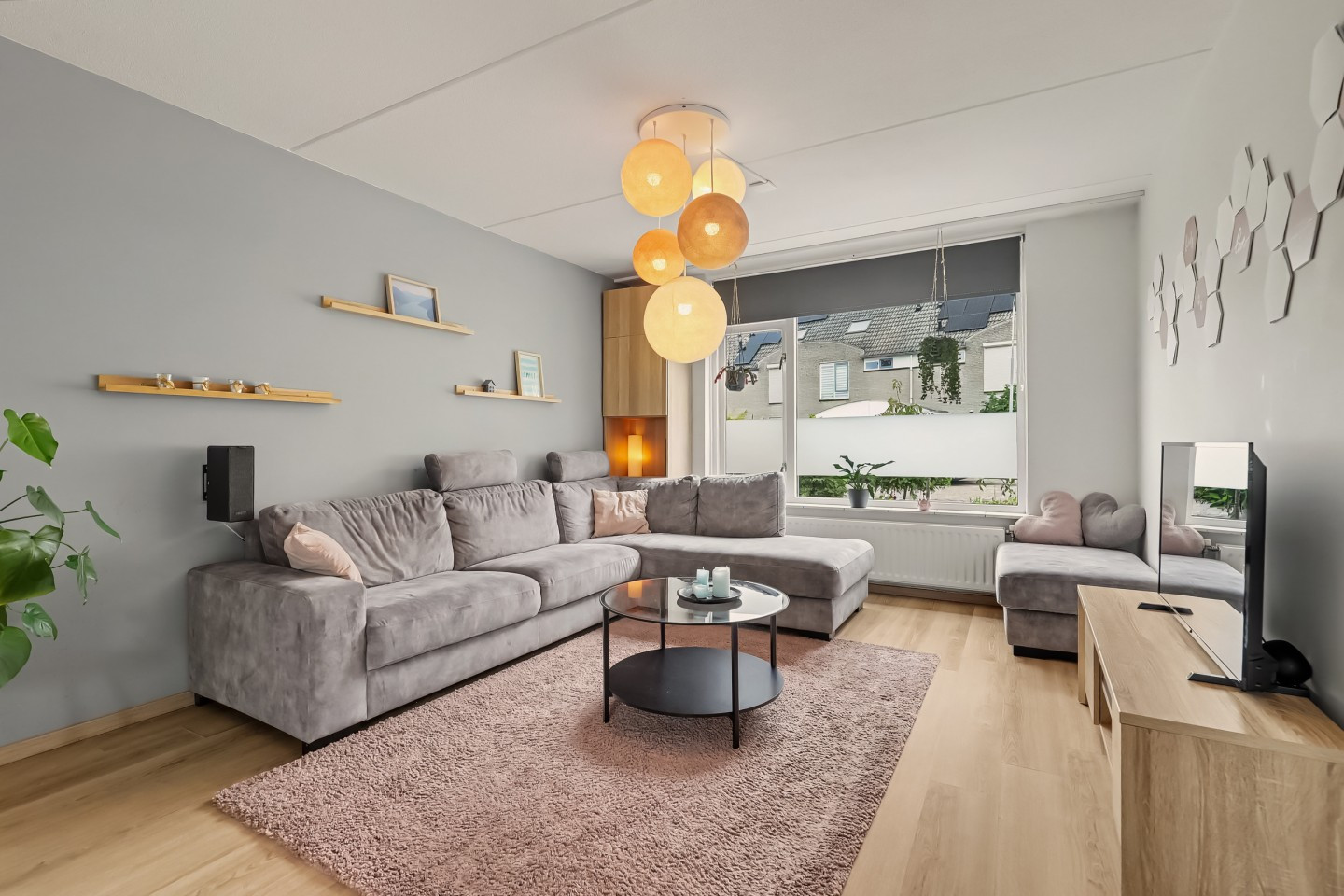Tussenwoning te koop: Belle van Zuylenstraat 37, Arnhem