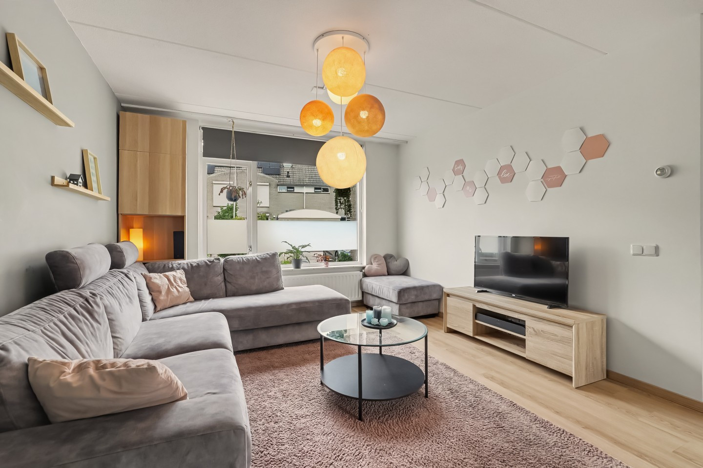 Tussenwoning te koop: Belle van Zuylenstraat 37, Arnhem