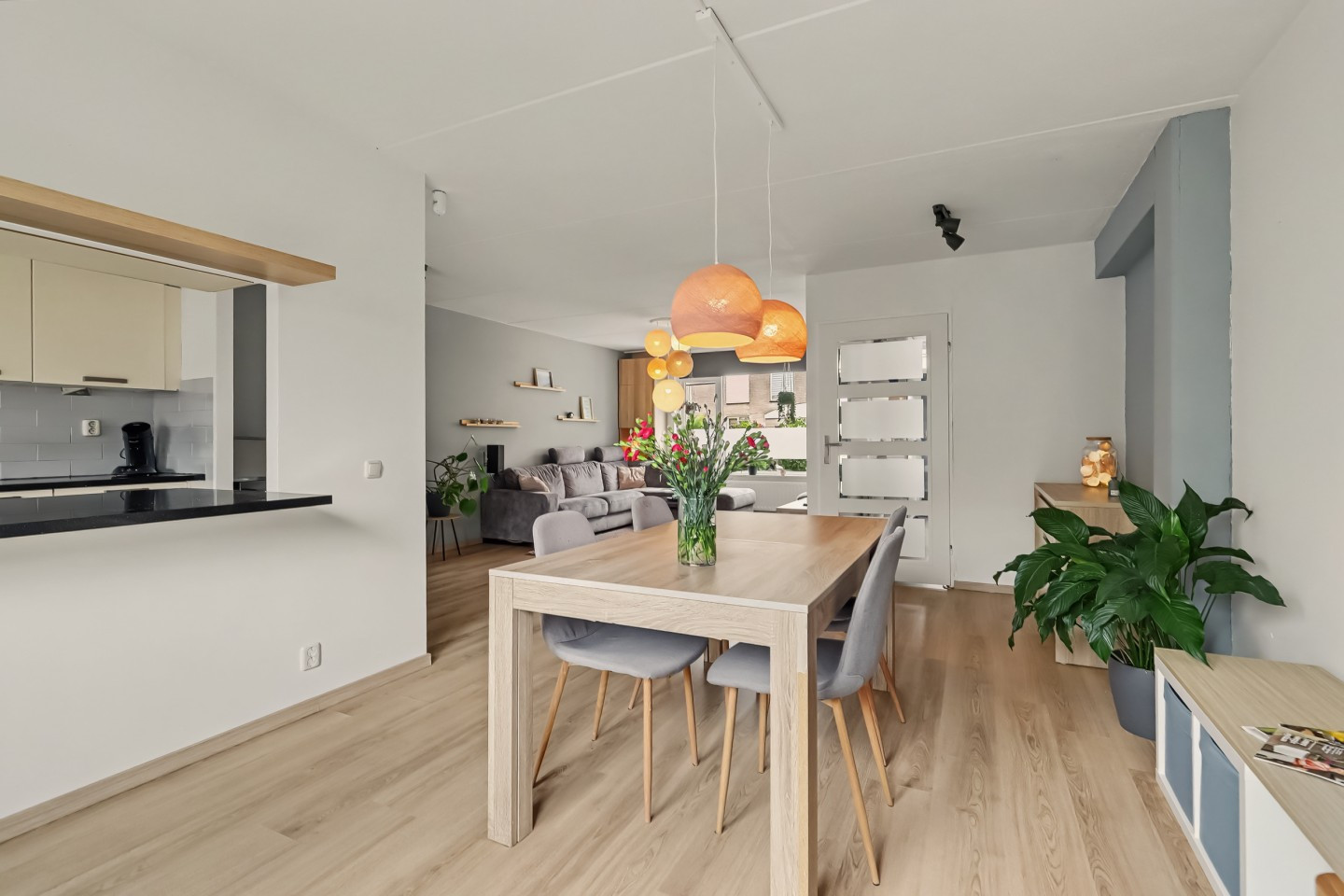 Tussenwoning te koop: Belle van Zuylenstraat 37, Arnhem