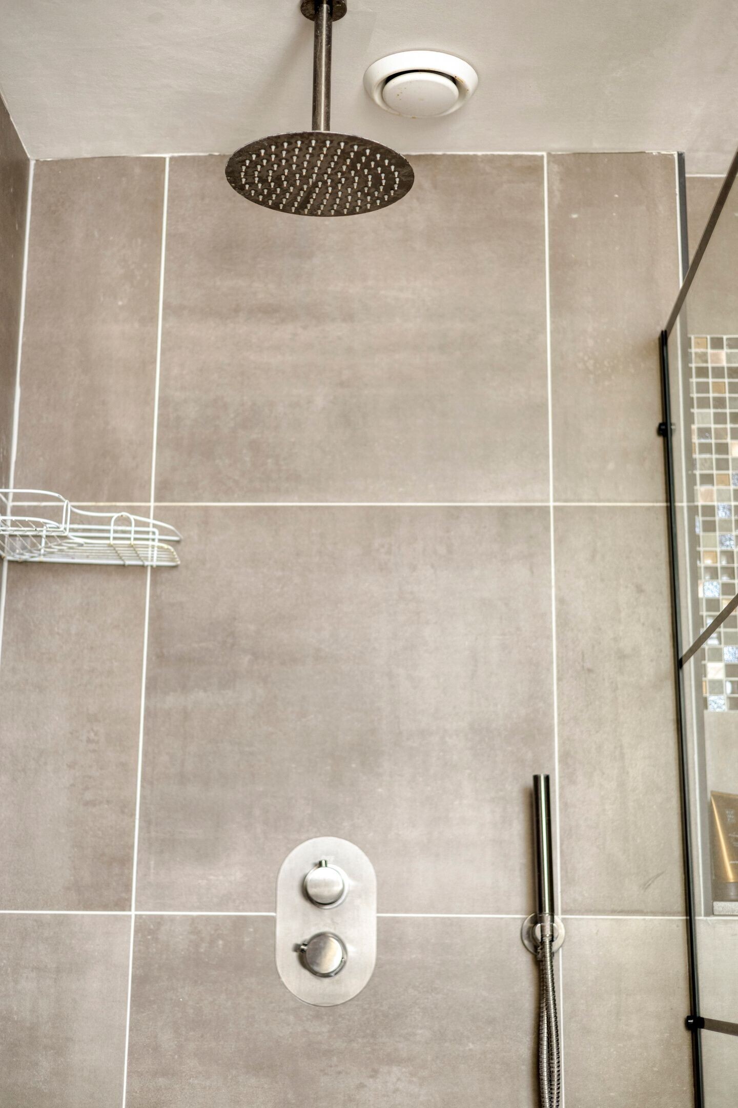 Tussenwoning te koop: Simon Carmiggelthof 10, Arnhem