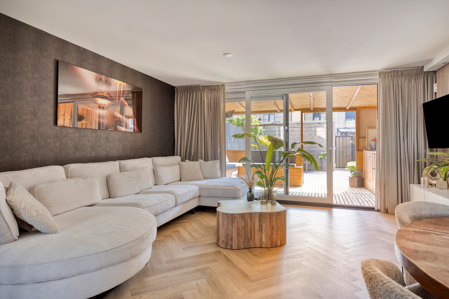 Tussenwoning te koop: Simon Carmiggelthof 10, Arnhem