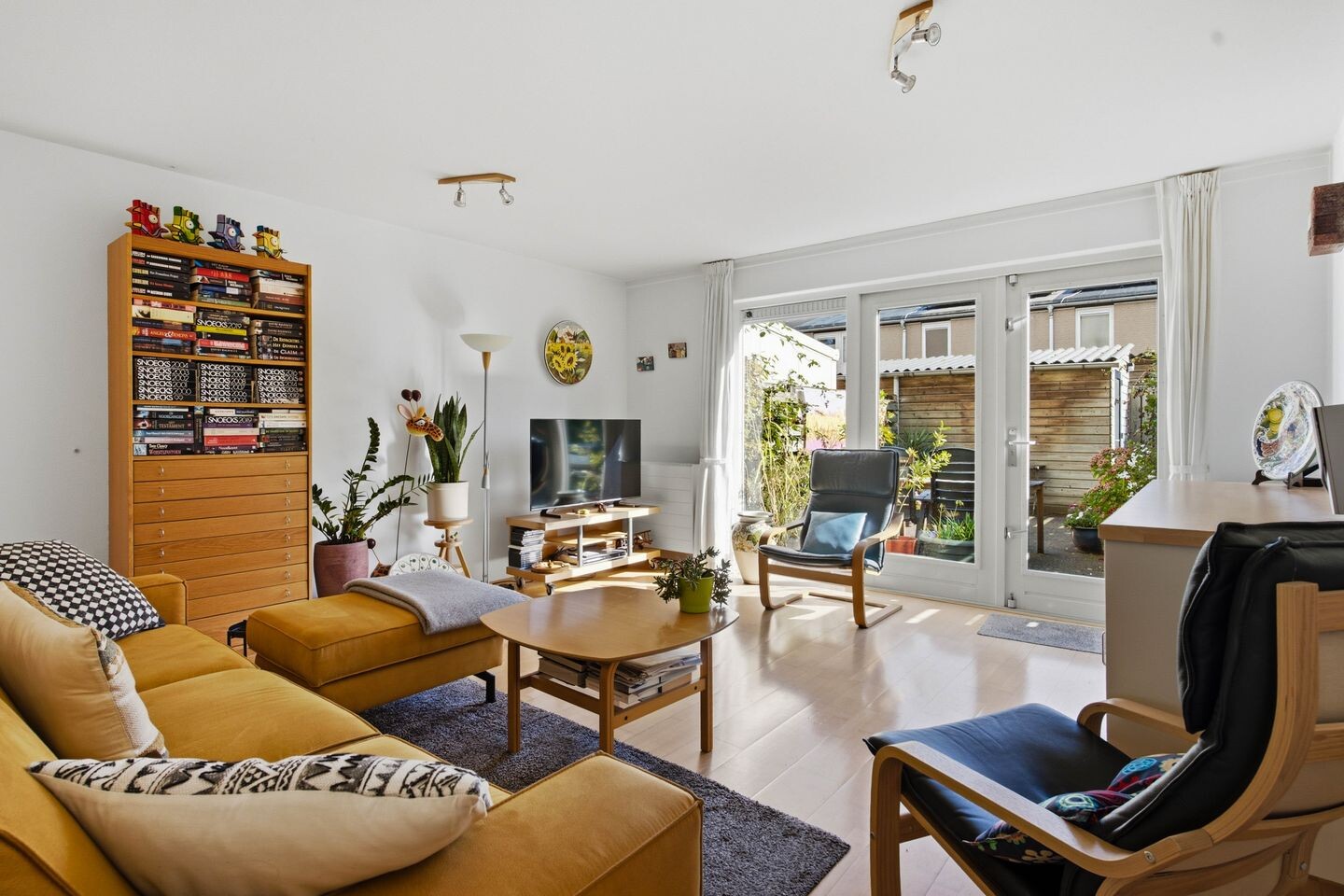 Tussenwoning te koop: Charles Dickensstraat 17, Arnhem