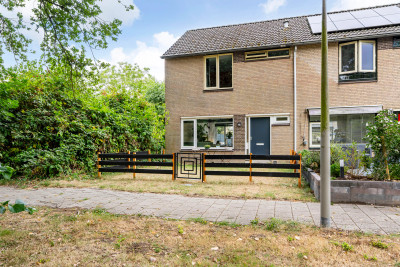Achthuizenplantsoen 1