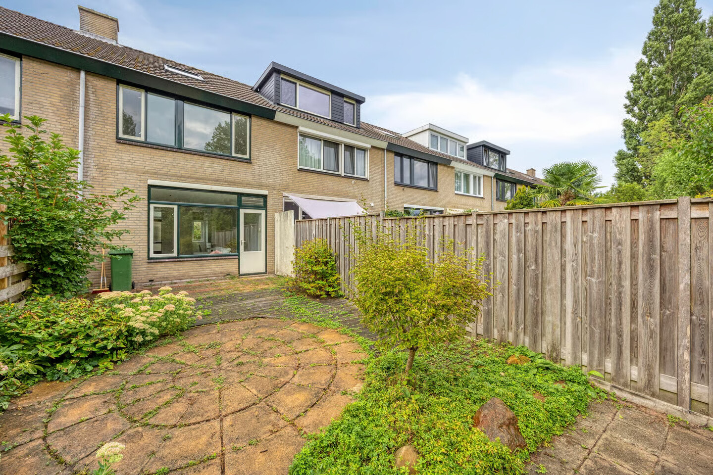 Tussenwoning te koop: Hoogvliethof 17, Arnhem