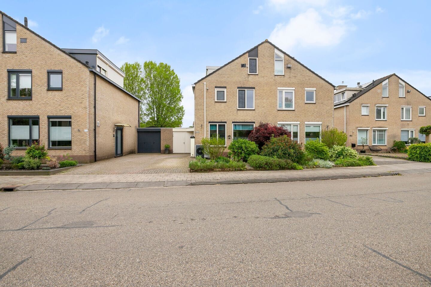 Tussenwoning te koop: Vlaardingenweg 849, Arnhem