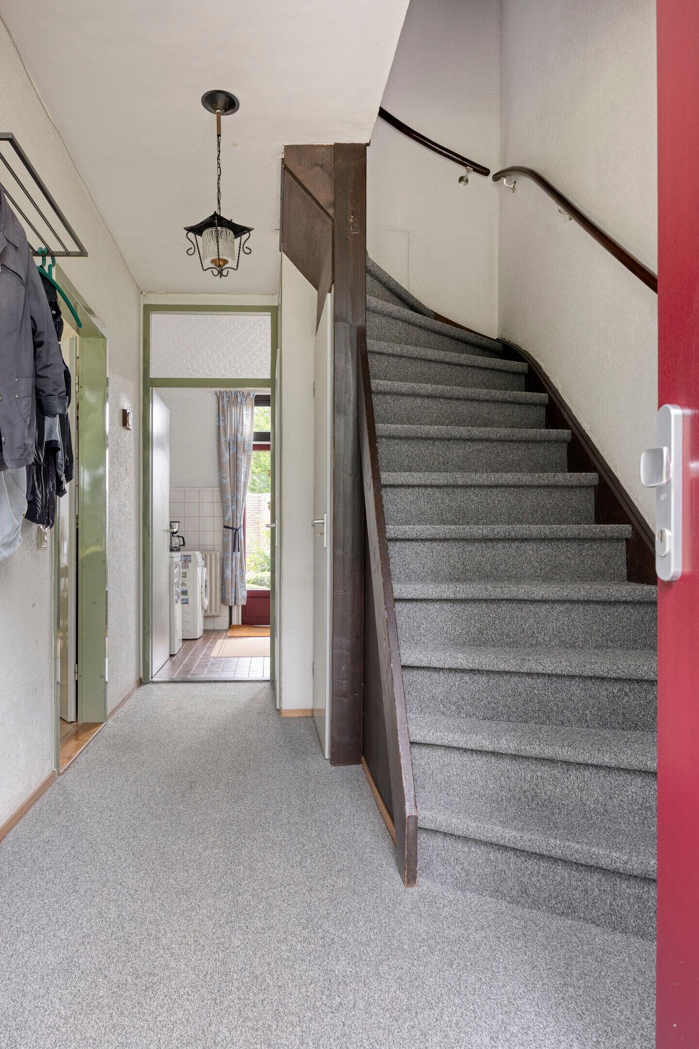 Tussenwoning te koop: Reeuwijkplaats 13, Arnhem