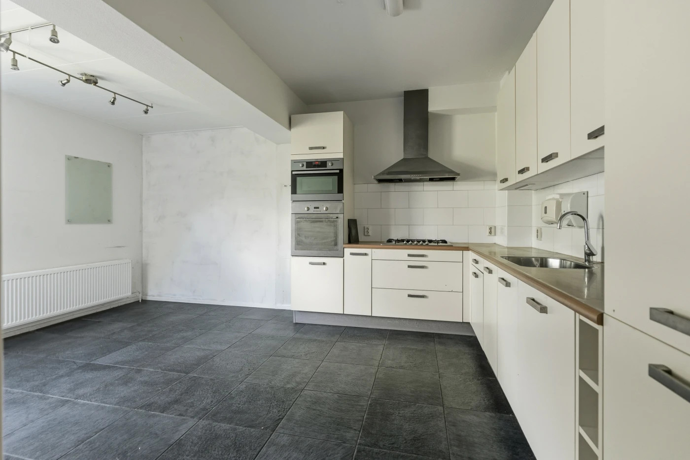 Tussenwoning te koop: Nieuwkoopstraat 23, Arnhem