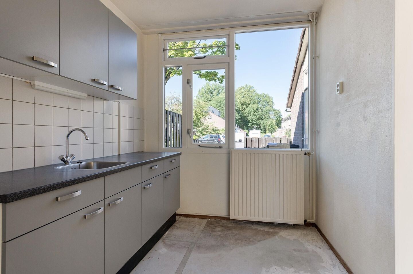 Tussenwoning te koop: Helmondstraat 73, Arnhem