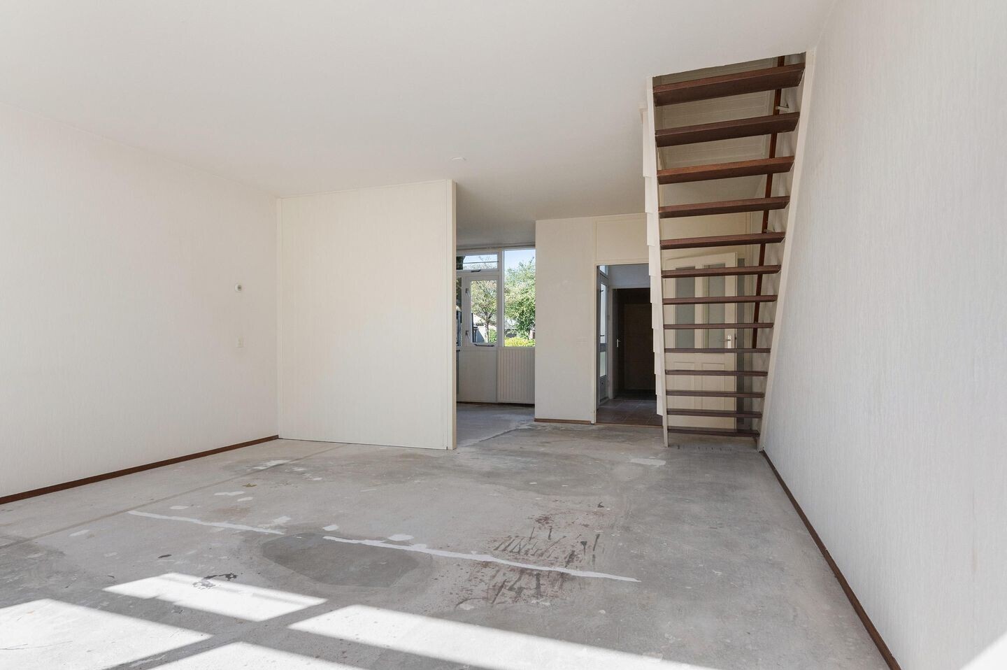 Tussenwoning te koop: Helmondstraat 73, Arnhem