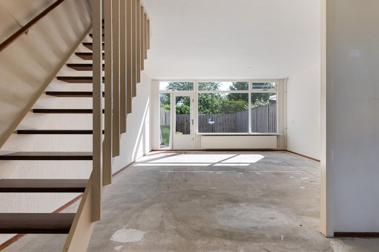 Tussenwoning te koop: Helmondstraat 73, Arnhem