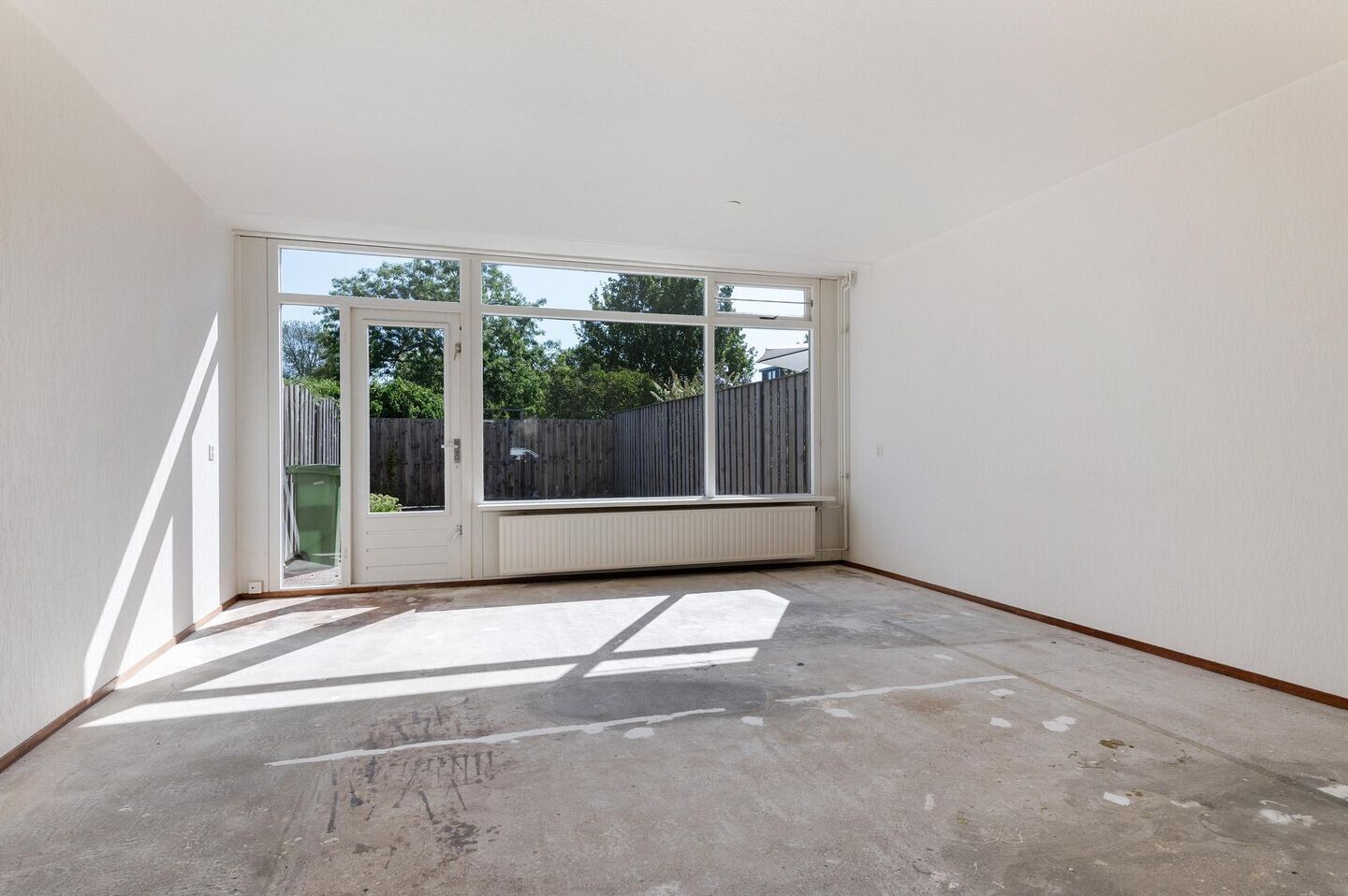 Tussenwoning te koop: Helmondstraat 73, Arnhem
