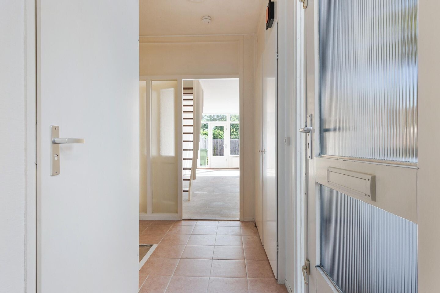 Tussenwoning te koop: Helmondstraat 73, Arnhem