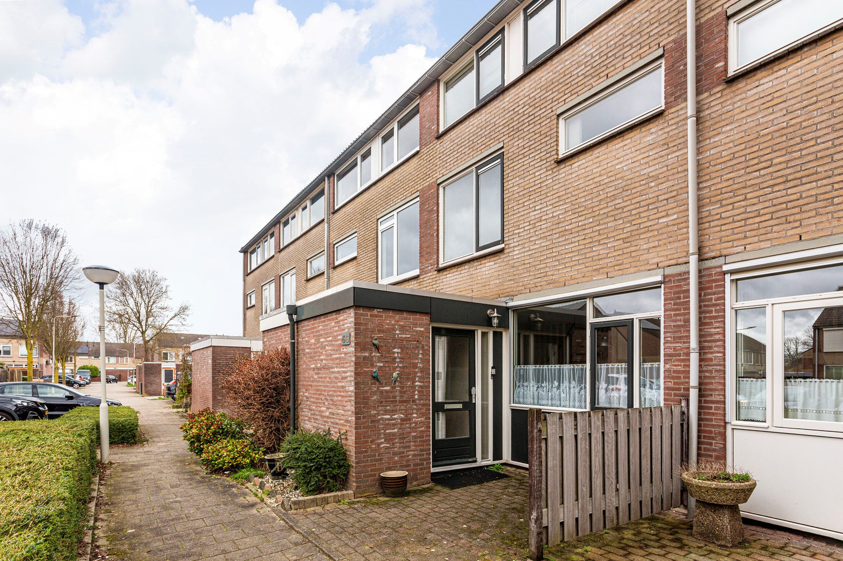 Tussenwoning te koop: Helmondstraat 66, Arnhem