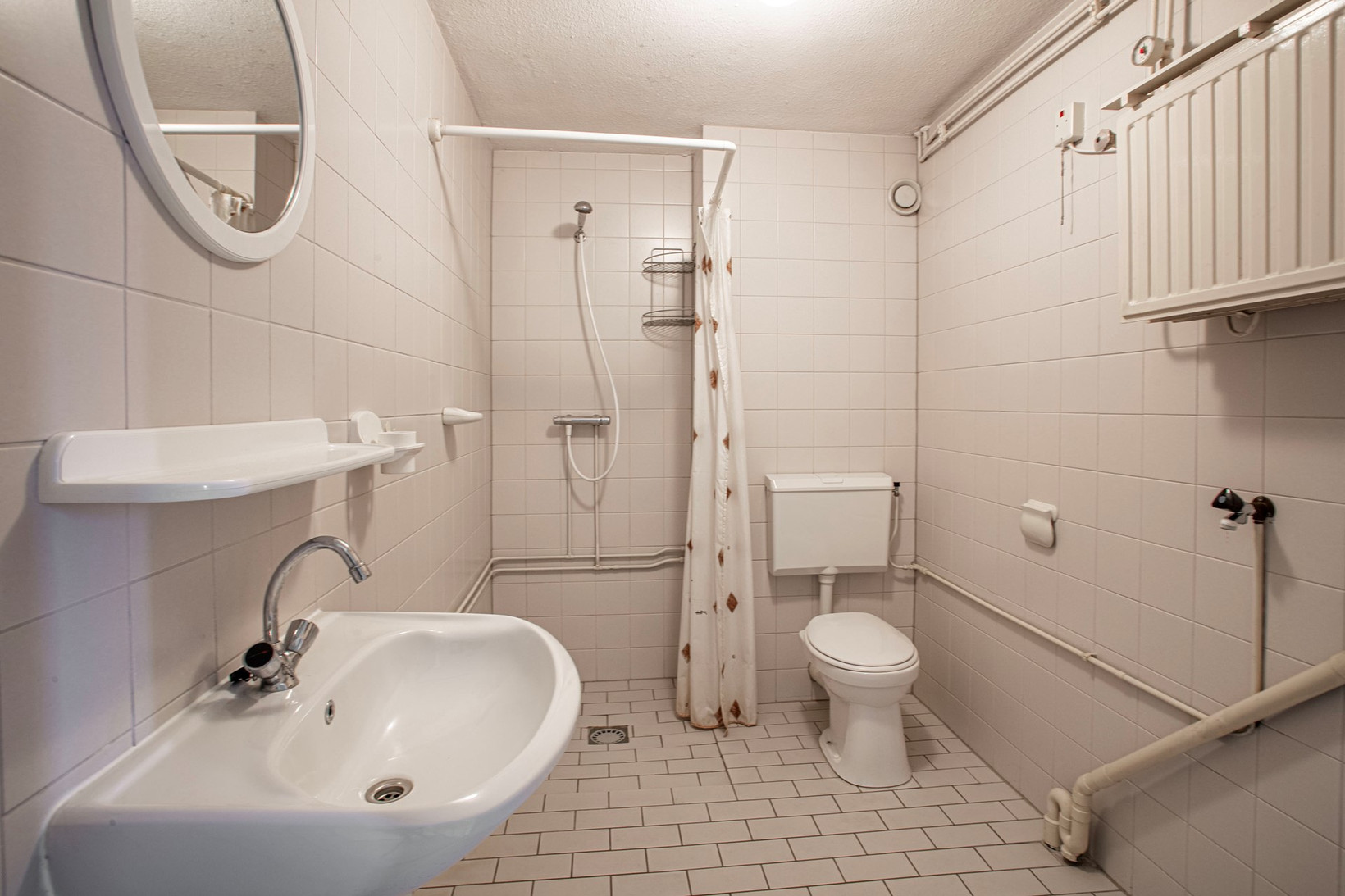 Tussenwoning te koop: Helmondstraat 66, Arnhem