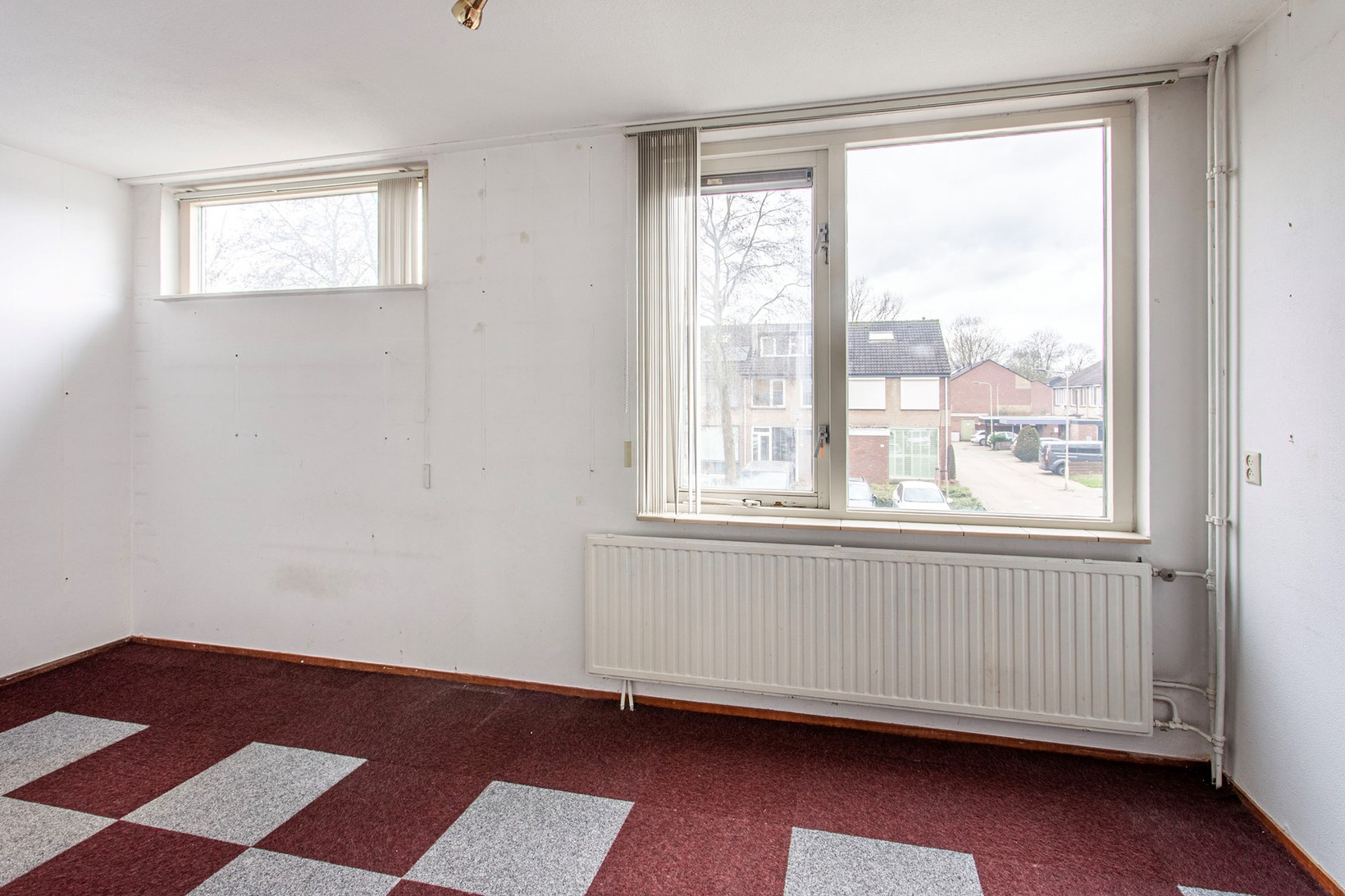 Tussenwoning te koop: Helmondstraat 66, Arnhem